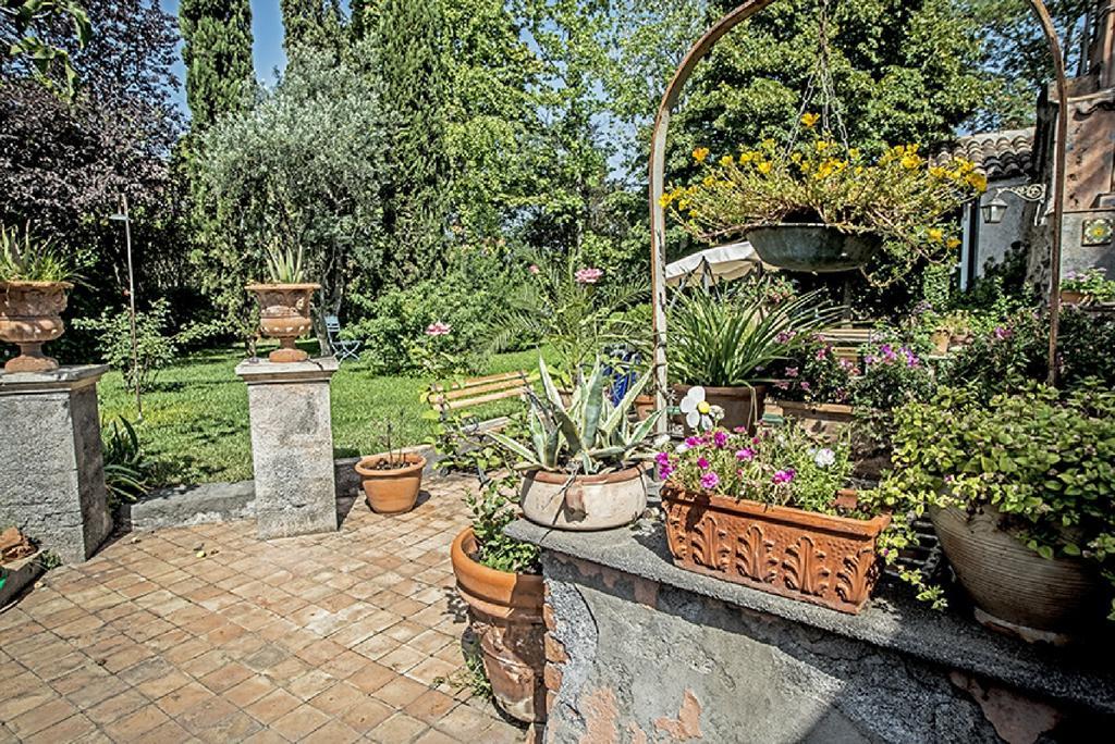 Relais De Charme - B&B Short Lets La Casa Di Francesca Sant'Agata Li Battiati Eksteriør billede