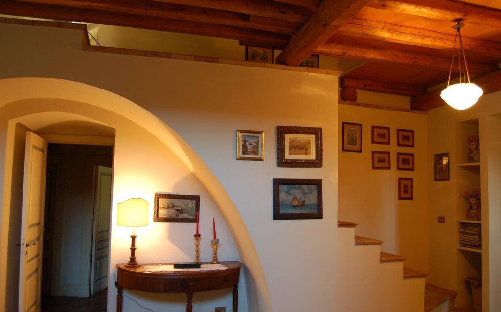 Relais De Charme - B&B Short Lets La Casa Di Francesca Sant'Agata Li Battiati Værelse billede