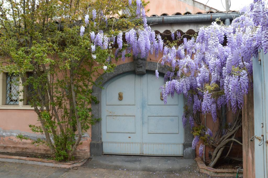 Relais De Charme - B&B Short Lets La Casa Di Francesca Sant'Agata Li Battiati Eksteriør billede